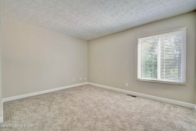 6174 Ridgewood Ct, Florence, KY 41042