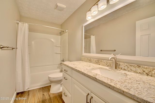 6174 Ridgewood Ct, Florence, KY 41042