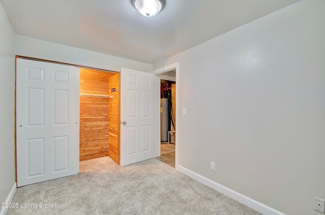 6174 Ridgewood Ct, Florence, KY 41042