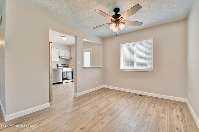 6174 Ridgewood Ct, Florence, KY 41042