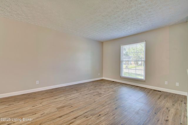 6174 Ridgewood Ct, Florence, KY 41042