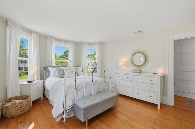 55 Torrey St, Weymouth, MA 02190