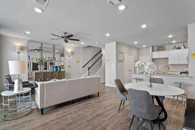 2315 Seven Oaks Boulevard 13, Tomball, TX 77375
