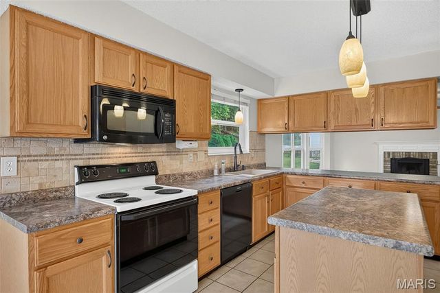 4014 Treeshadow Drive, St Peters, MO 63376