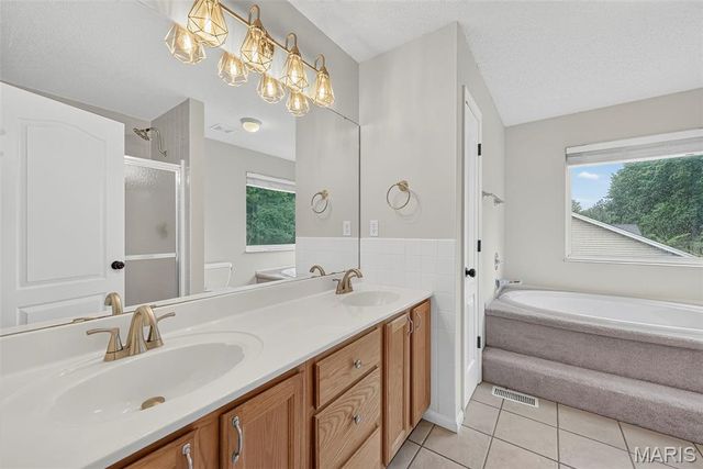 4014 Treeshadow Drive, St Peters, MO 63376