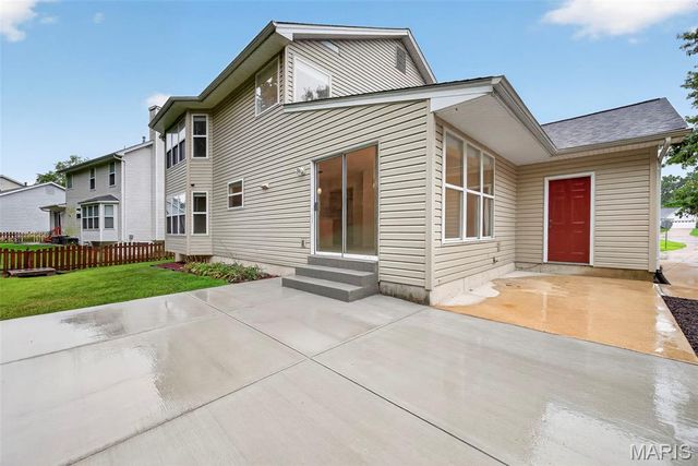4014 Treeshadow Drive, St Peters, MO 63376