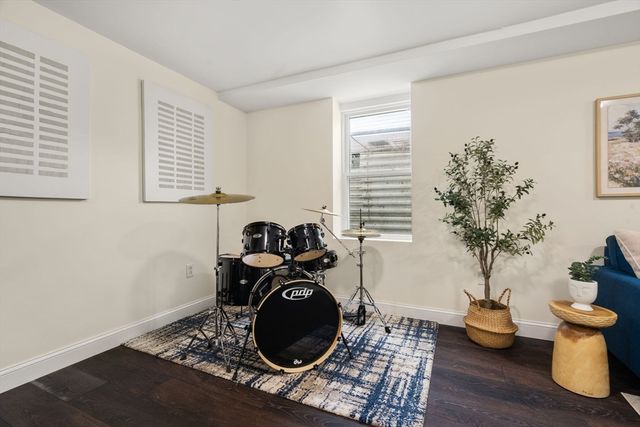 67 Ash Street, Waltham, MA 02453
