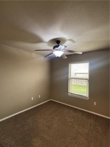 320 Violet Street, Centerton, AR 72719