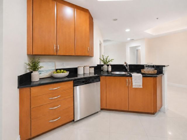 701 S Olive Avenue 707, West Palm Beach, FL 33401