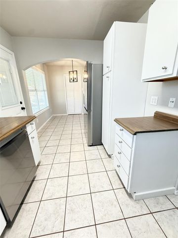 1403 Alcoa Ave, Rockdale, TX 76567