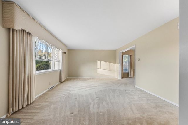 26 CARRIAGE HOUSE DR, Southampton, PA 18966