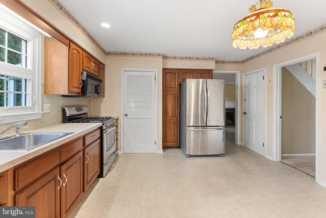 26 CARRIAGE HOUSE DR, Southampton, PA 18966