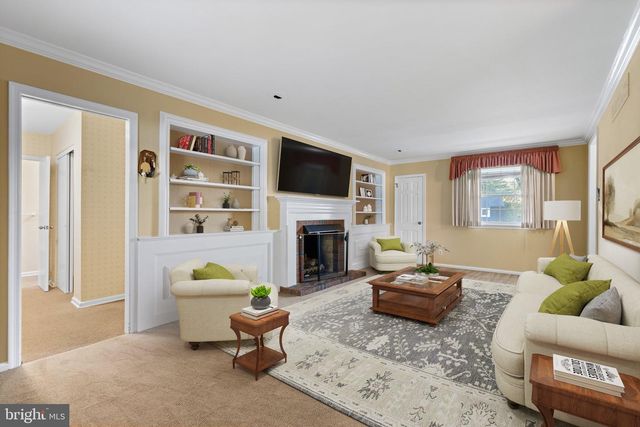 26 CARRIAGE HOUSE DR, Southampton, PA 18966
