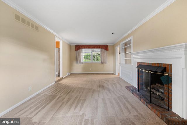 26 CARRIAGE HOUSE DR, Southampton, PA 18966
