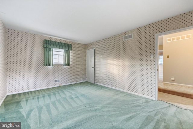 26 CARRIAGE HOUSE DR, Southampton, PA 18966