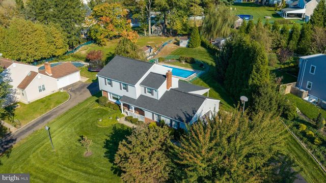 26 CARRIAGE HOUSE DR, Southampton, PA 18966