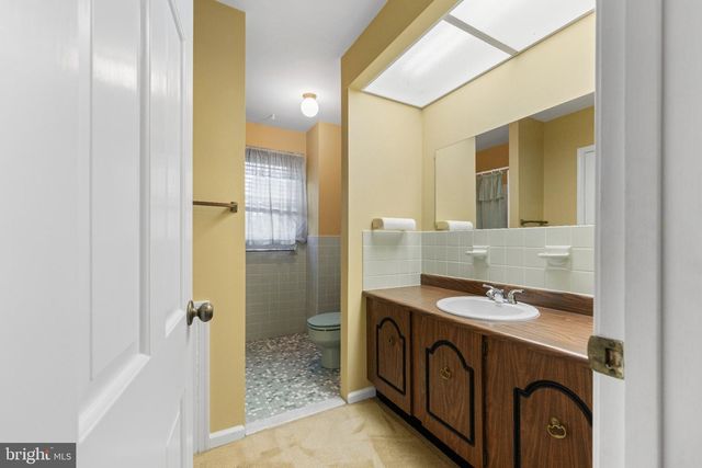 26 CARRIAGE HOUSE DR, Southampton, PA 18966