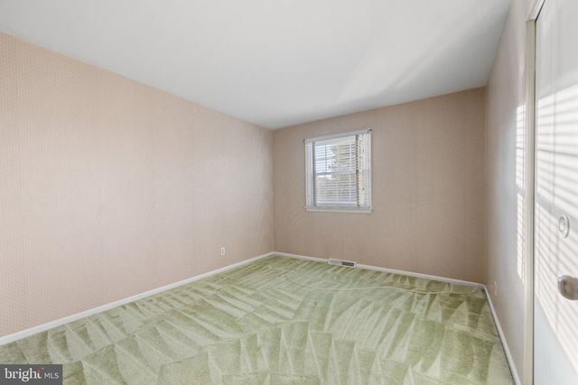 26 CARRIAGE HOUSE DR, Southampton, PA 18966