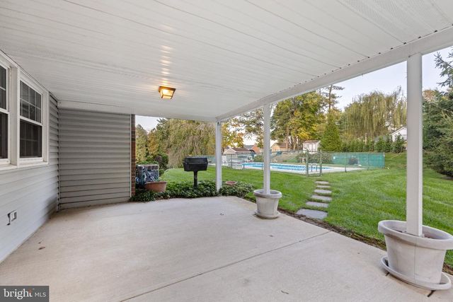 26 CARRIAGE HOUSE DR, Southampton, PA 18966