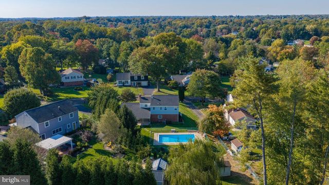 26 CARRIAGE HOUSE DR, Southampton, PA 18966