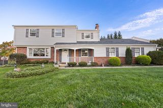 26 CARRIAGE HOUSE DR, Southampton, PA 18966