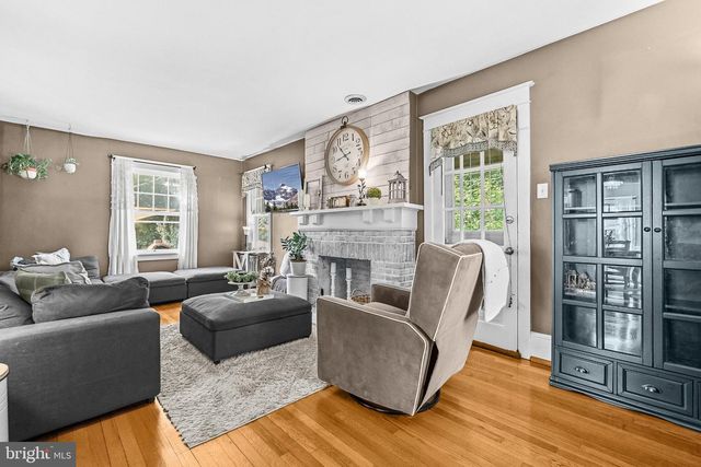 35 E IRVIN AVE E, Hagerstown, MD 21742