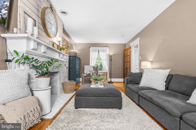 35 E IRVIN AVE E, Hagerstown, MD 21742