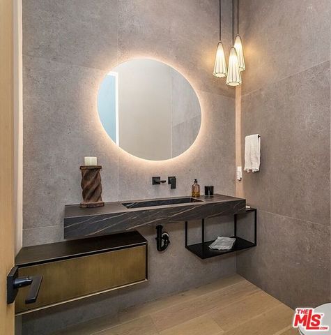 324 S Medio Drive, Los Angeles, CA 90049