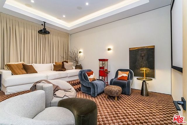 324 S Medio Drive, Los Angeles, CA 90049