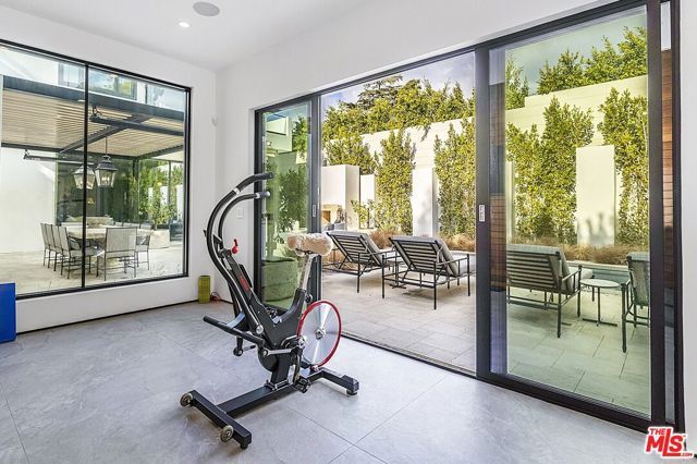 324 S Medio Drive, Los Angeles, CA 90049