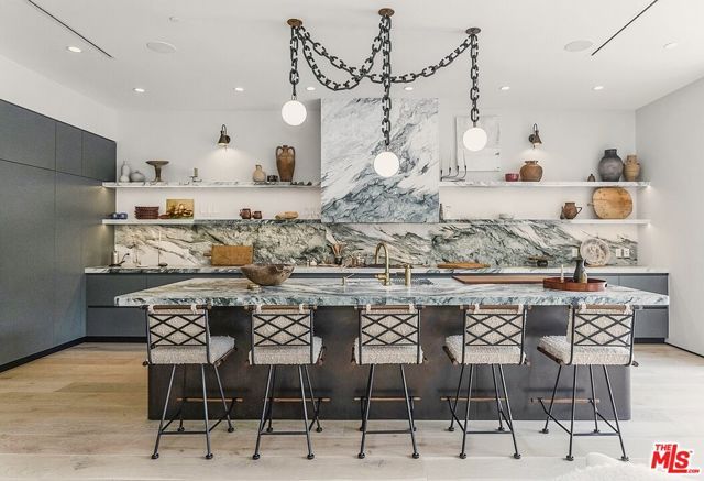 324 S Medio Drive, Los Angeles, CA 90049