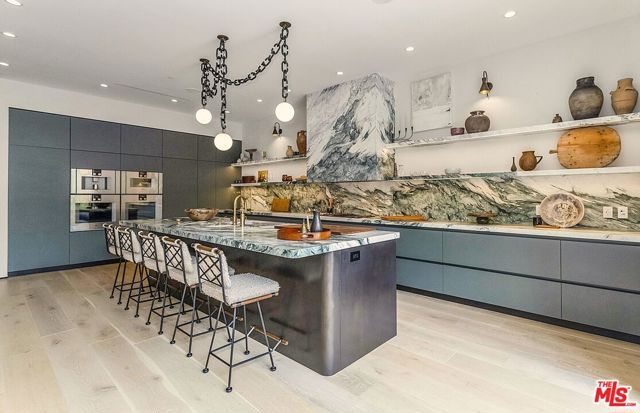 324 S Medio Drive, Los Angeles, CA 90049