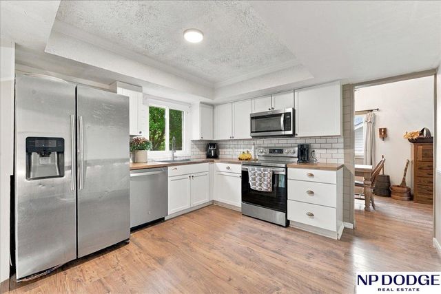 4929 Red Rock Avenue, Omaha, NE 68157
