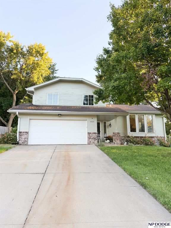4929 Red Rock Avenue, Omaha, NE 68157