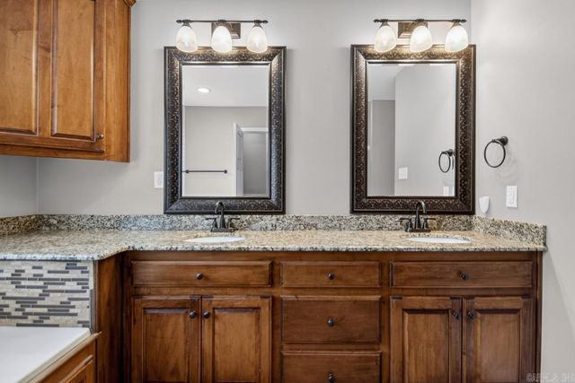 1002 Nature Way Drive, Benton, AR 72019