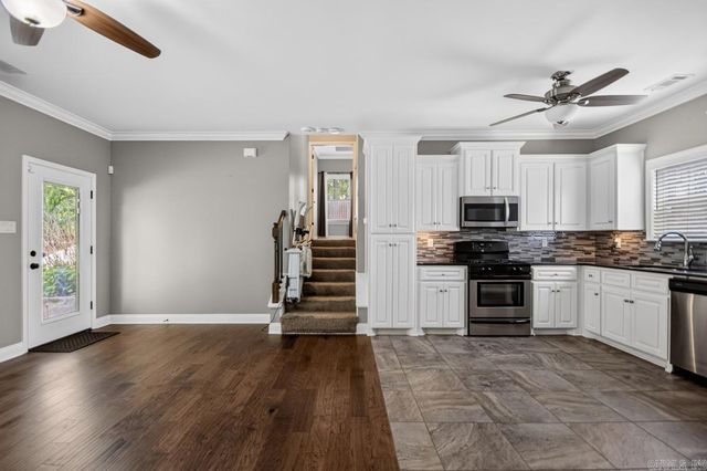 1002 Nature Way Drive, Benton, AR 72019