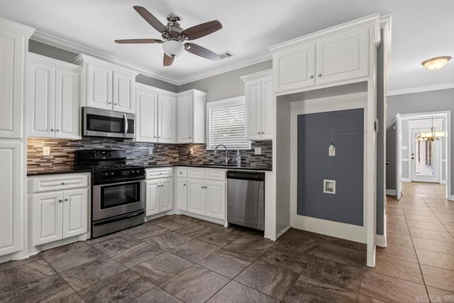 1002 Nature Way Drive, Benton, AR 72019