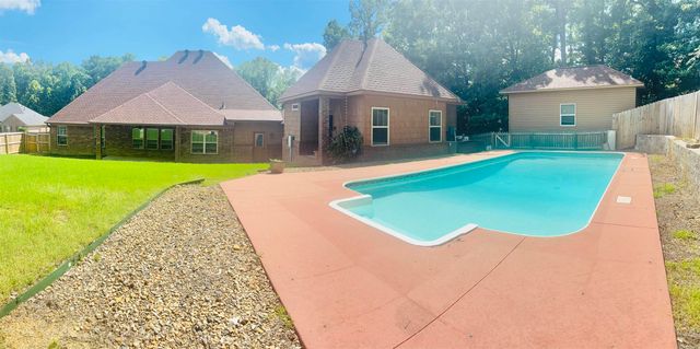 1002 Nature Way Drive, Benton, AR 72019