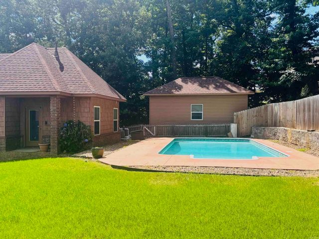 1002 Nature Way Drive, Benton, AR 72019