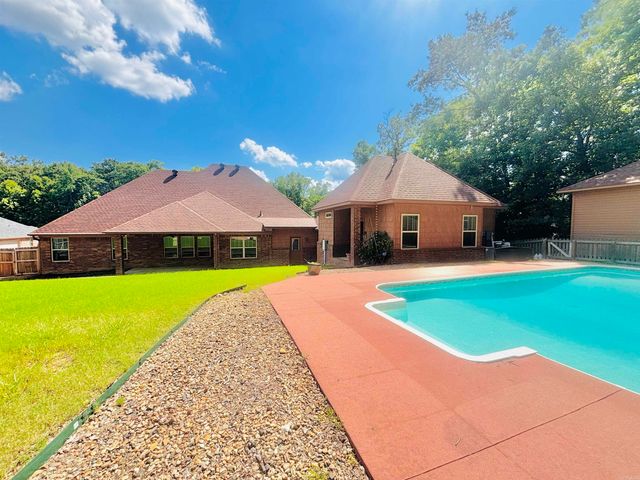 1002 Nature Way Drive, Benton, AR 72019
