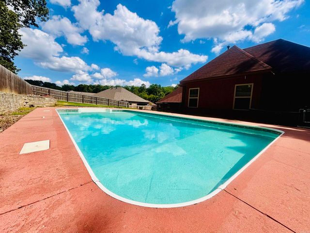 1002 Nature Way Drive, Benton, AR 72019