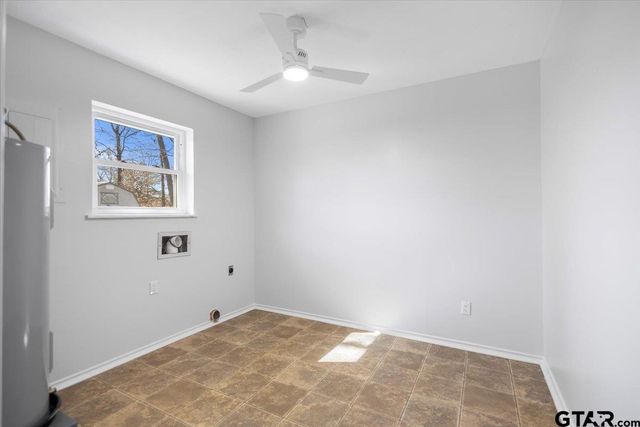 1008 Corey Dr, Whitehouse, TX 75791