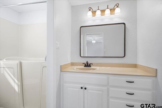 1008 Corey Dr, Whitehouse, TX 75791