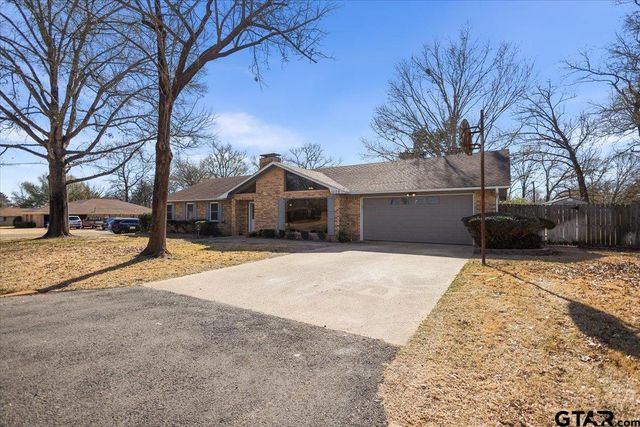 1008 Corey Dr, Whitehouse, TX 75791