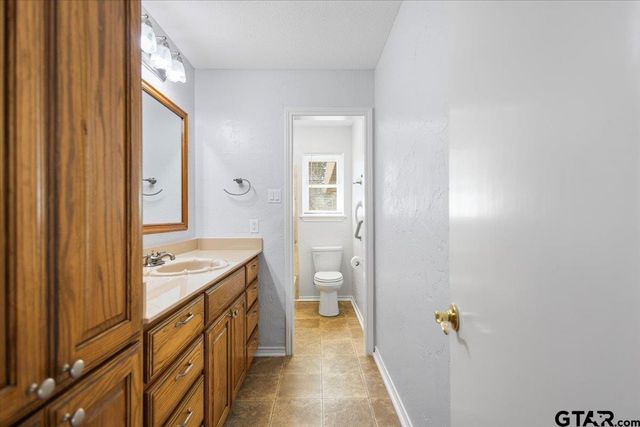 1008 Corey Dr, Whitehouse, TX 75791