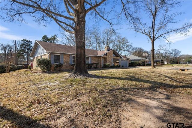 1008 Corey Dr, Whitehouse, TX 75791