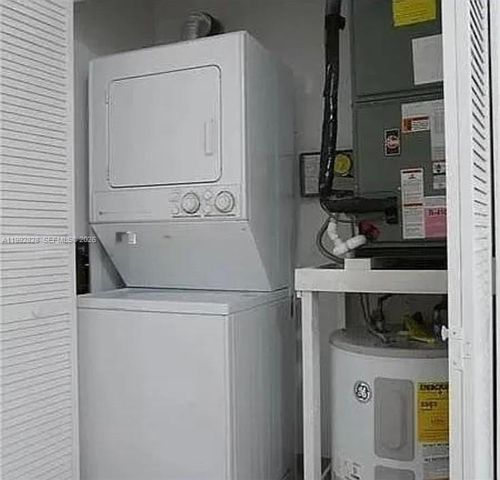 14907 SW 80th St 205, Miami, FL 33193