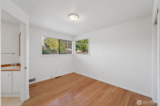 1014 4th Street W, Kirkland, WA 98033