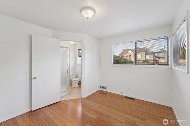 1014 4th Street W, Kirkland, WA 98033