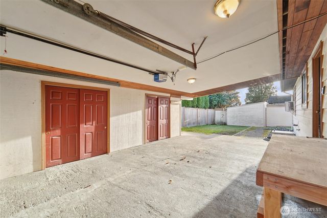 1014 4th Street W, Kirkland, WA 98033